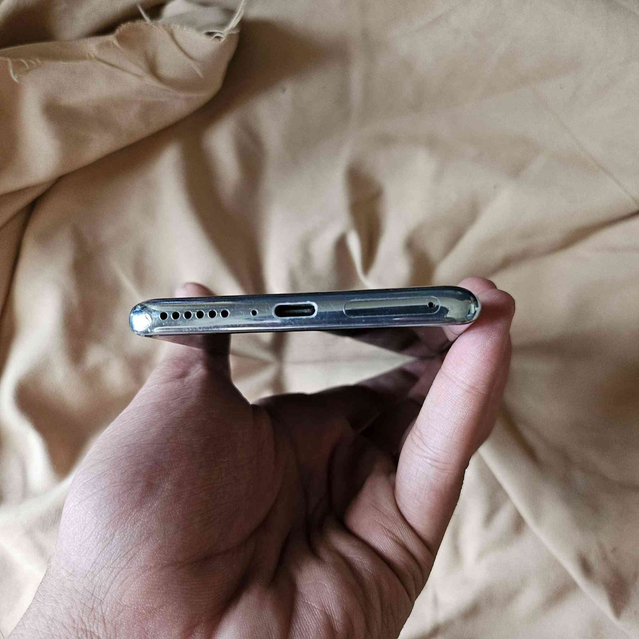 ريدمي نوت 14 برو نسخة 4g
ذاكرة 256 موبايل حلو وسريع وكامرتة حلوة بي فطر بلشاشة بس مأثرة بلتصفح تكدر تبدلها او تبقيها 

رايد بي 170
***********
مكاني بغداد البياع
