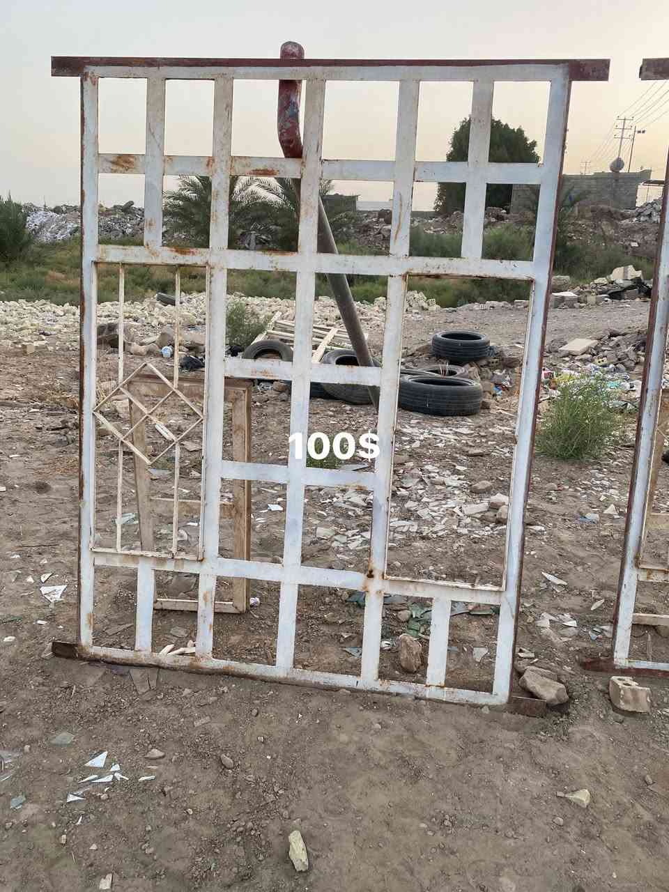 شبابيك وابواب للبيع +ابواب محلات دفتريه عدد2  /***********

