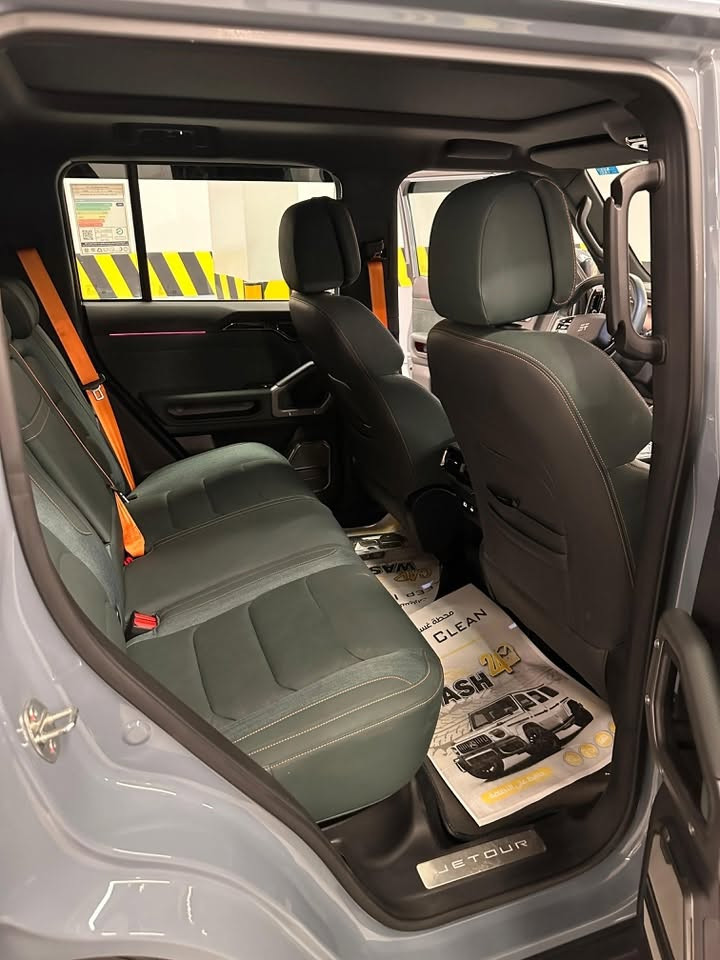 السلام عليكم
للبيع جيتور T2 2025 لكجري بانزين 

Jetour T2 2025 LUXURY 

مواصفات معروفة فول 

مكفولة السيارة و تحت الضمان و كل فواتير الوكالة مع دفتر الضمان 

ماشي 19.500 

و عليها اضافات و ترتيبات موضحة بالصور 

رقم بغداد ب ( اسمي شخصيا  ) و هزة جديدة 

تحويل مباشرة ب اسم المشتري 

السعر 38 مليون و قابل للتفاوض بشي بسيط 

مكان السيارة بغداد المنصور شارع الاميرات 

***********  واتس اب
