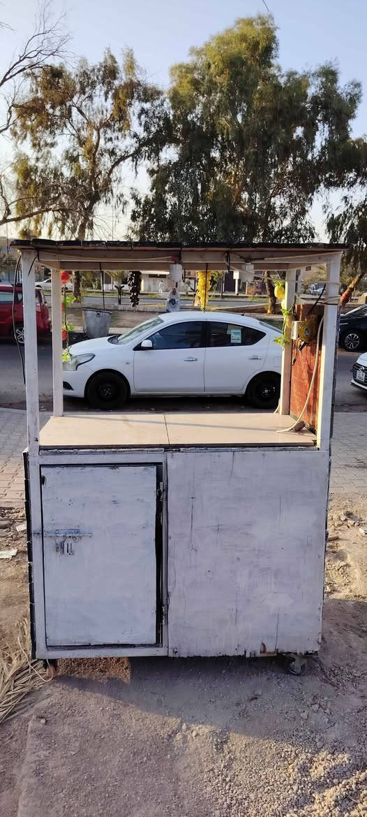 ميز عصائر وبنفس الوقت لبلبي نظافة 99%السعر 250الف قفل للاستفسار مراسلة الرقم على الواتساب *********** النجف, العراق
