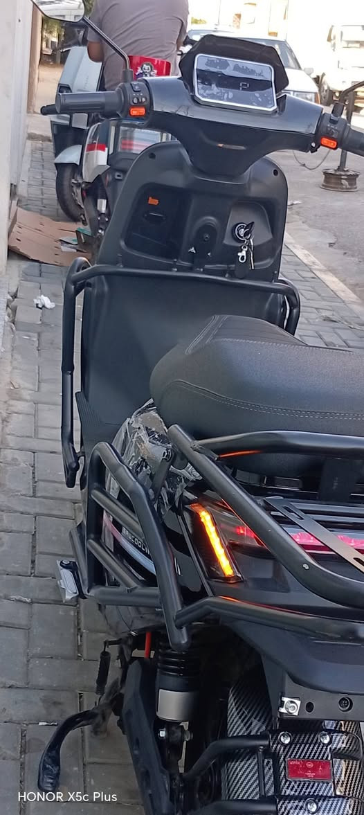 السلام عليكم ماطور شحن رانيكس نضيف 💯كلو شغل مابي اي شي سعر 950وبي مجال قليل رقم ***********بي وتس   @الجميع

نص مكتوب في الصور:
- HONOR X5c Plus