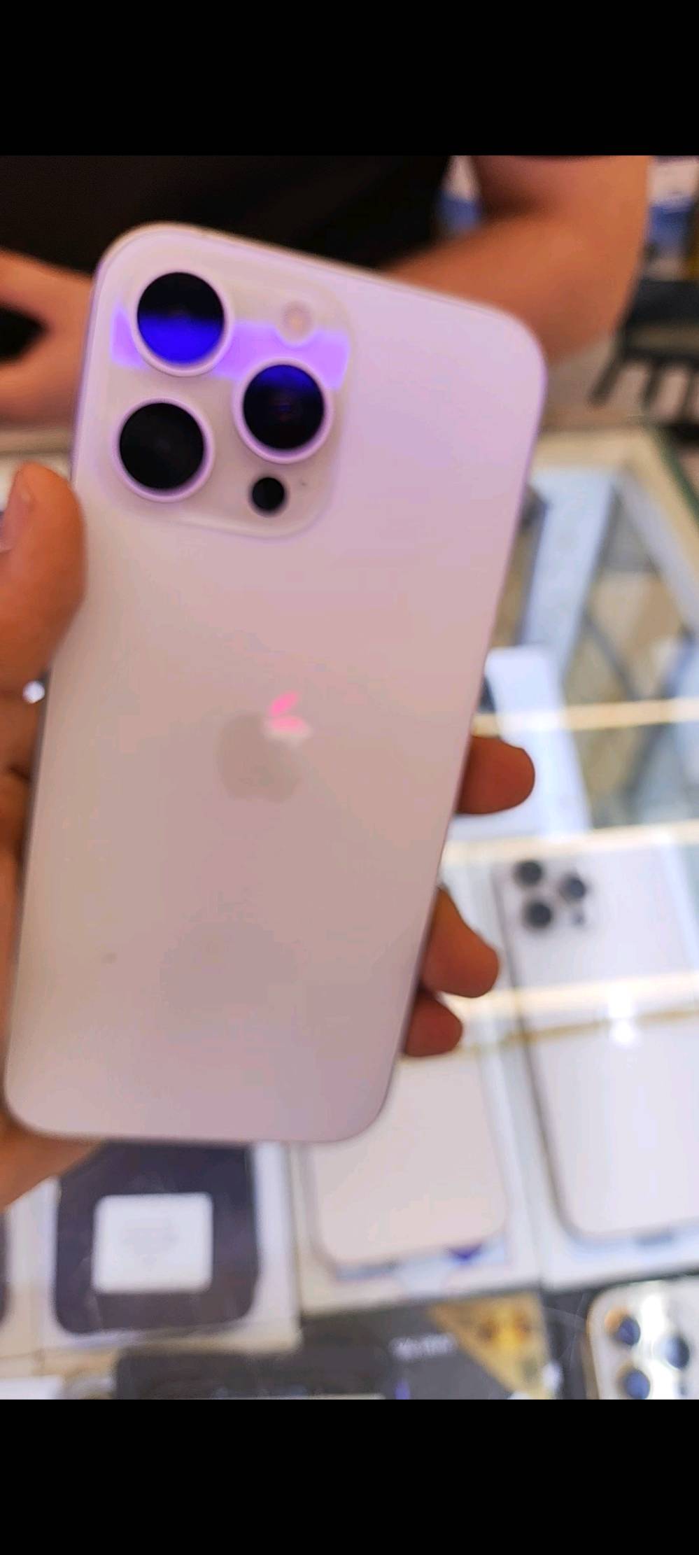 📱 للبيع iPhone 16 Pro Max
🔸 اللون: أبيض 🤍
🔸 الذاكرة: 256GB 💾
🔸 الموديل: عربي إماراتي AE 🇦🇪
🔸 الشريحة: شريحتين 📲
🔸 الحالة: وتر، لا مفتوح ولا مبدل بيه أي شيء ✅
🔸 الكفالة: كفالة كاملة من الألف للياء 🔒
🔸 نظافة الجهاز: 100% ✨
🔸 نظافة الشاصي: 100% 💯
🔸 البطارية: 92% 🔋

⚠️ ملاحظة:
الجهاز بيه شامة صغيرة جدًا وبسيطة، حجمها ما يتعدى حجم حبة السمسم، والشامة موضحة بالفيديو بشكل واضح 🎥

💰 السعر: مليون وخمسين ألف دينار

📍 الموقع: بغداد – الحرية
📞 للتواصل: ***********

🚚 متوفر توصيل لجميع محافظات العراق 🇮🇶