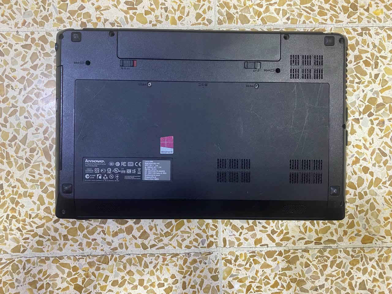 السلام عليكم
Lenvov g580
Cpu core i3 th 3
Ram 4 GB
Hard 320 
Gpu 1 GB خارجي نيفيديا
شاحنة اصلية 
بطارية خير من الله
لامفتوح ولا مصلح 
سعرا ١٥٠ الف وبيها مجال 
التواصل عالخاص

