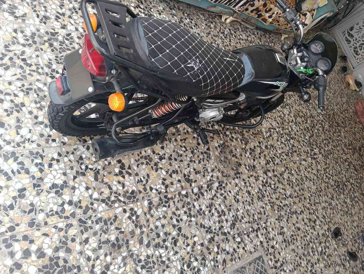 سلام عليكم من رخصة المشرف دراجه بوكسر سنويه كهربائيات كله شغاله سعر 1425وبيه مجال الرقم ***********
