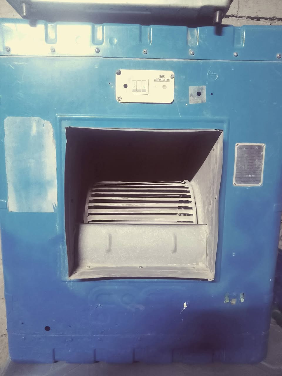 مبرده تنين ونص نضيفه شرط شقاله سرعتين السعر 70بكاني حي عسكري وستوته موجوده كروه توصيل🛺بكيفك نته ***********
