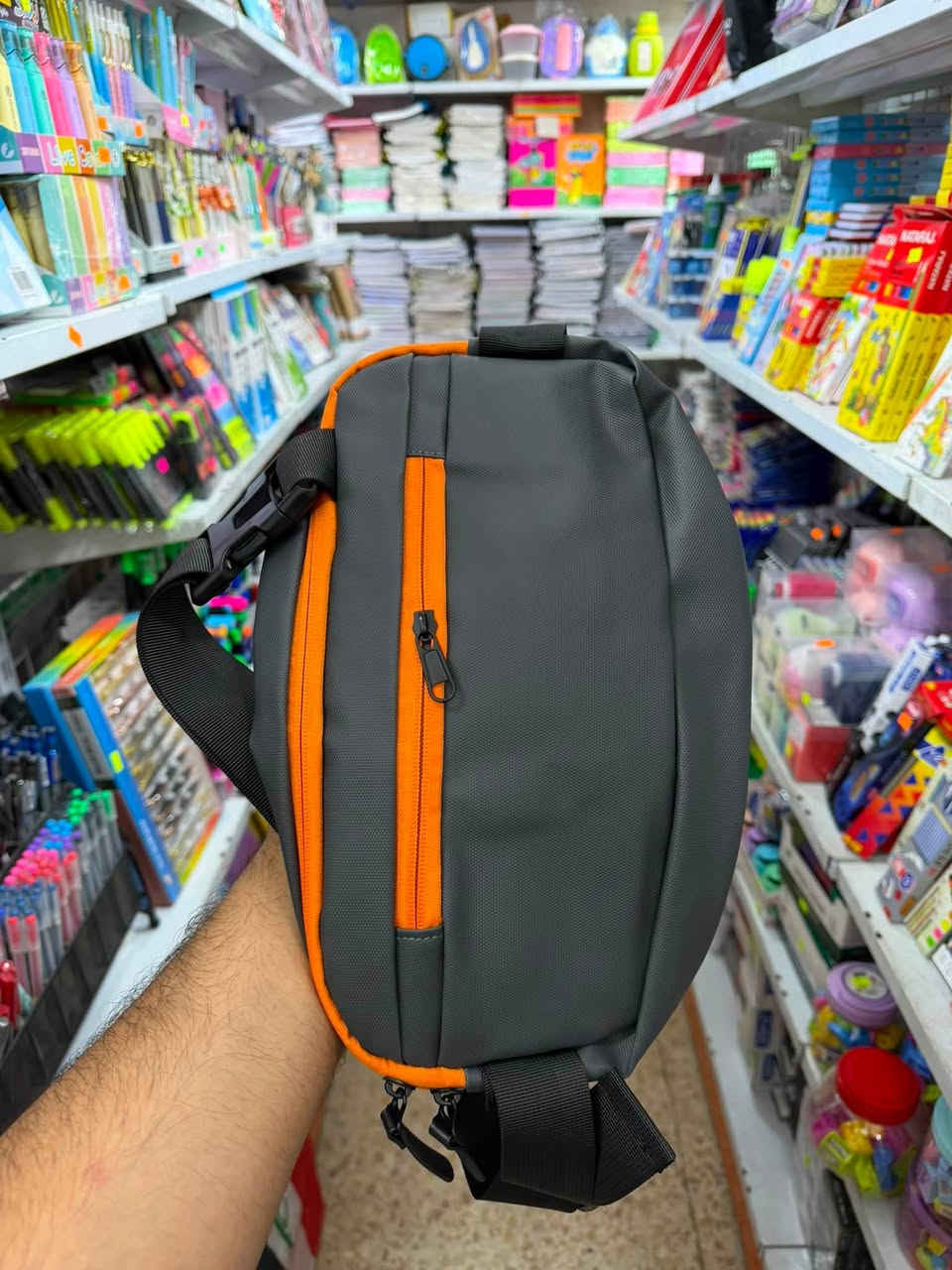 🎒✨ مجموعة جنط مميزة وصلت حديثاً إلى مكتبة عزوز!

تصاميم أنيقة وعملية، مناسبة للمدرسة والجامعة والعمل 🎒📚
اختار الجنطة اللي تناسب ذوقك واحتياجك 😍

📍 متوفرة الآن في مكتبة عزوز
بغداد – الدورة – شرطة أبو طيارة – مقابل ورشة أبو حسن

⏰ يومياً من 8 صباحاً إلى 11 مساءً
📞 *********** | ***********

❤️ مكتبة عزوز… كل احتياجاتك تلكاها عدنا
