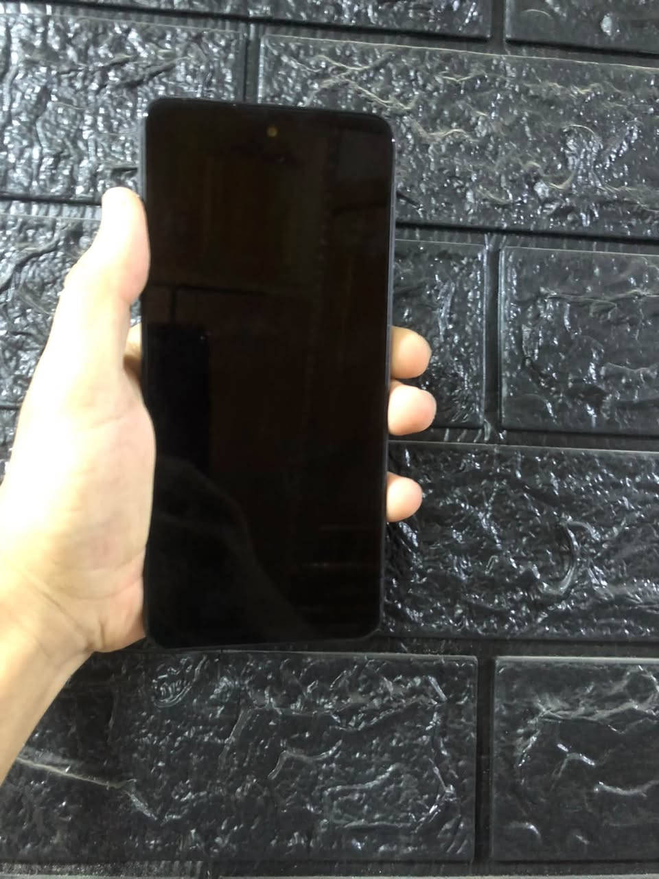 ريلمي C75
مبدل شاشة اصلية سلسة 
ذاكرة 256
رام 8+8
نضيف باقي التفاصيل بالصور 
مكانه ايسر للتواصل خاص او 
*********** رقم صاحبه واتساب
السعر خاص

نص مكتوب في الصور:
- ٢٢:٤٠
- حول الجهاز ->
- C75
- realme UI
- 7.0
- الإصدار مُحدَث
- اسم الجهاز
- realme C75
- مساحة التخزين
- ٢٨,٤ غ.ب / ٢٥٦ غ.ب
- المعالج
- MediaTek Helio G92 Max
- البطارية
- ٥٨٢٨ مللي أمبير في الساعة (نموذجية)
- RAM
- ٨,٠٠ غ.ب + ٨,٠٠ غ.ب
- الكاميرات
- أمامية 8MP
- خلفية 50MP
- إصدار البرنامج
- RMX394124709_16.0.5.
- 1010