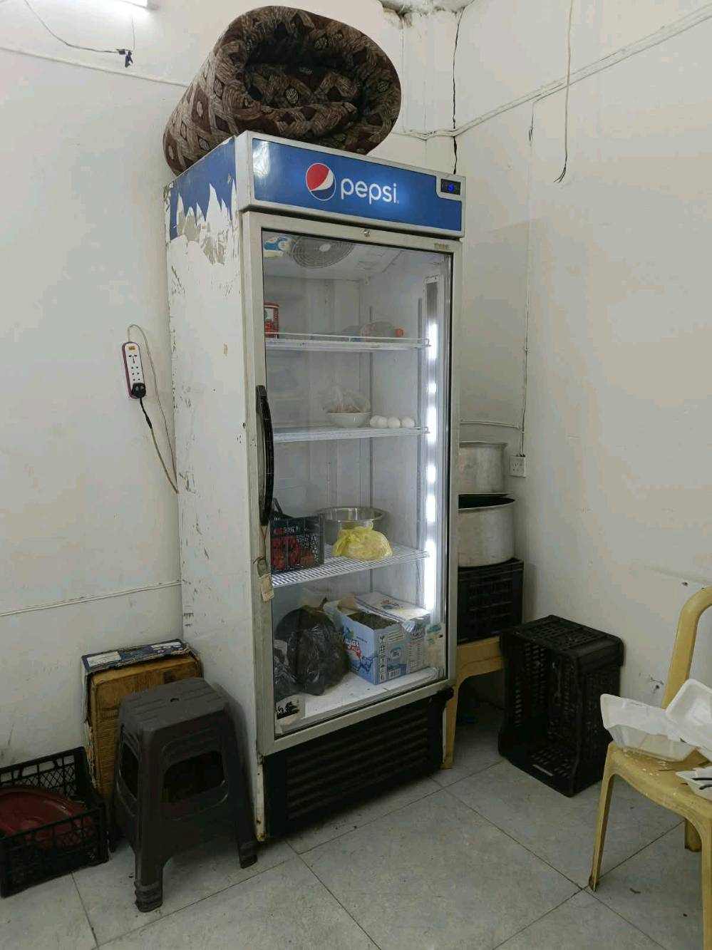 _السلام عليكم 
مطعم للبيع صناعه ابواب وشبابيك فرع باب شمس 
جاهز كامل عارضات 2
مبردات 2
طبخ
جام خانه وميوزه 2 
جمبر جاي كامل 
السعر خاص واتساب

***********