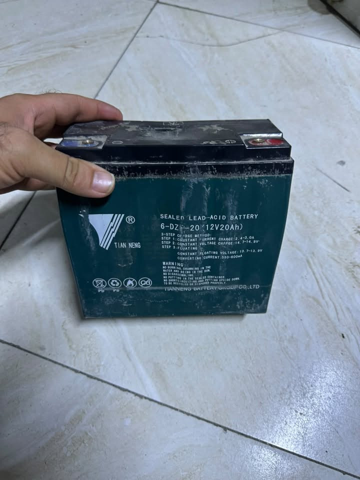 عندي بطاريات 4 منفوخات  و2 مابيهن شي مكاني بغداد حي العامل ***********
