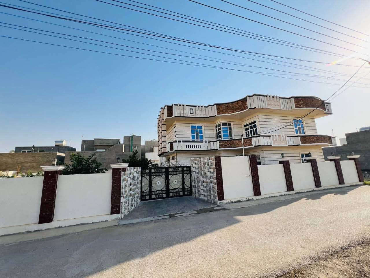 🏠 البيت للبيع مكان مميز 🏠
📍موقع الرمادي مدخل الرمادي الشرقي الواقع على طريقين السجاربه القديم والجديد 

مساحه الارض الكليه (٦٥٠) مساحه البناء (٢٦٠) 

علما ان البيت  طابقين ومؤثث بالكامل  

الاستفسار على السعر اتصال 📞 

‭***********‬

@إشارة
