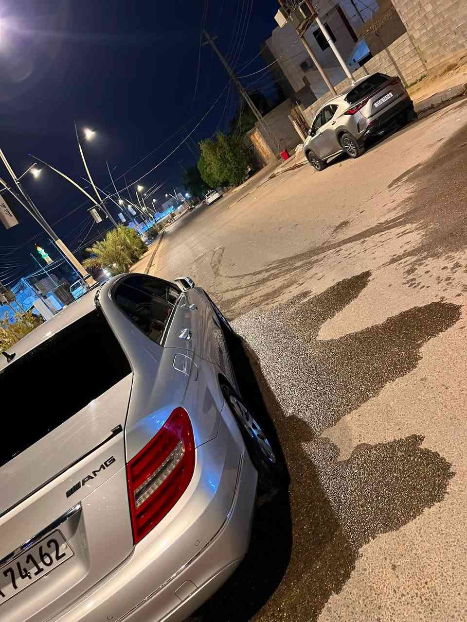 مارسيدس موديل C200  /   2012  السياره وارد  ‼️
فول  مواصفات ……. ماشيه 150 mi  
--------------

رقم السيارة : دهوك  تحويل او وكاله 

مكان السيارة : الانبار الرمادي 
سلام عليكم 
للبيع  . مرسيدس W204 موديل 2012 حجم C200 رقم دهوك  مكفوله من الضربه من التبديل  بيها قطعتين اثر شخوط تجي وتفحص وتقتنع  وبيك خير وادلل والسياره حلوه وجاهزه 

‼️ السعر 118💵 وبيها مجال 

تفاصيل ⬇️
1_  السياره 5 بصمات 
2_محرك جديد  + كير مكفولات   
3_تبريد قطعتين ⁦
4_كروز سرعة 
5_ فتحه 
6_مراية داخلية+جانبة عاكسة 
7_تحكم ستيرن ⁦ فول 
8_ شاشة  كبيره 
9_ مري شفط
10_تجاوي خلفية كهرباء
11_كشنات كهرباء  
12_ لدات داخليه
13_انارة ترحيب
14_شاشة اعطال
15_ستيرن كهرباء
16_شاشة جبيرة 
17_ جام اخضر
18_دبل ايرباك⁦
19_ برده خلفيه كهرباء بلاديه 
20_صدر امامي خلفي جديد ⁦
21_حساس امامي + خلفي 
22_هزة وفحص  جديده 
23_ بردات ابواب بلادي
24_تبريد ثلج ❄️ + تدفئة شغالة 
25_داخل جلد مشمشي 
26_نظام ECO 
27_ شفتات ستيرن + ستيرن رياضي D

كتاب تخويل بالسياره (باج تضليل)
تخم تاير جديد 
صدر جديد 
السياره جاهز بدون اي نقص 
تحويل مباشر لا فحص لا هزه
للاستفسار اكثر 
اتصال + واتساب  ***********
