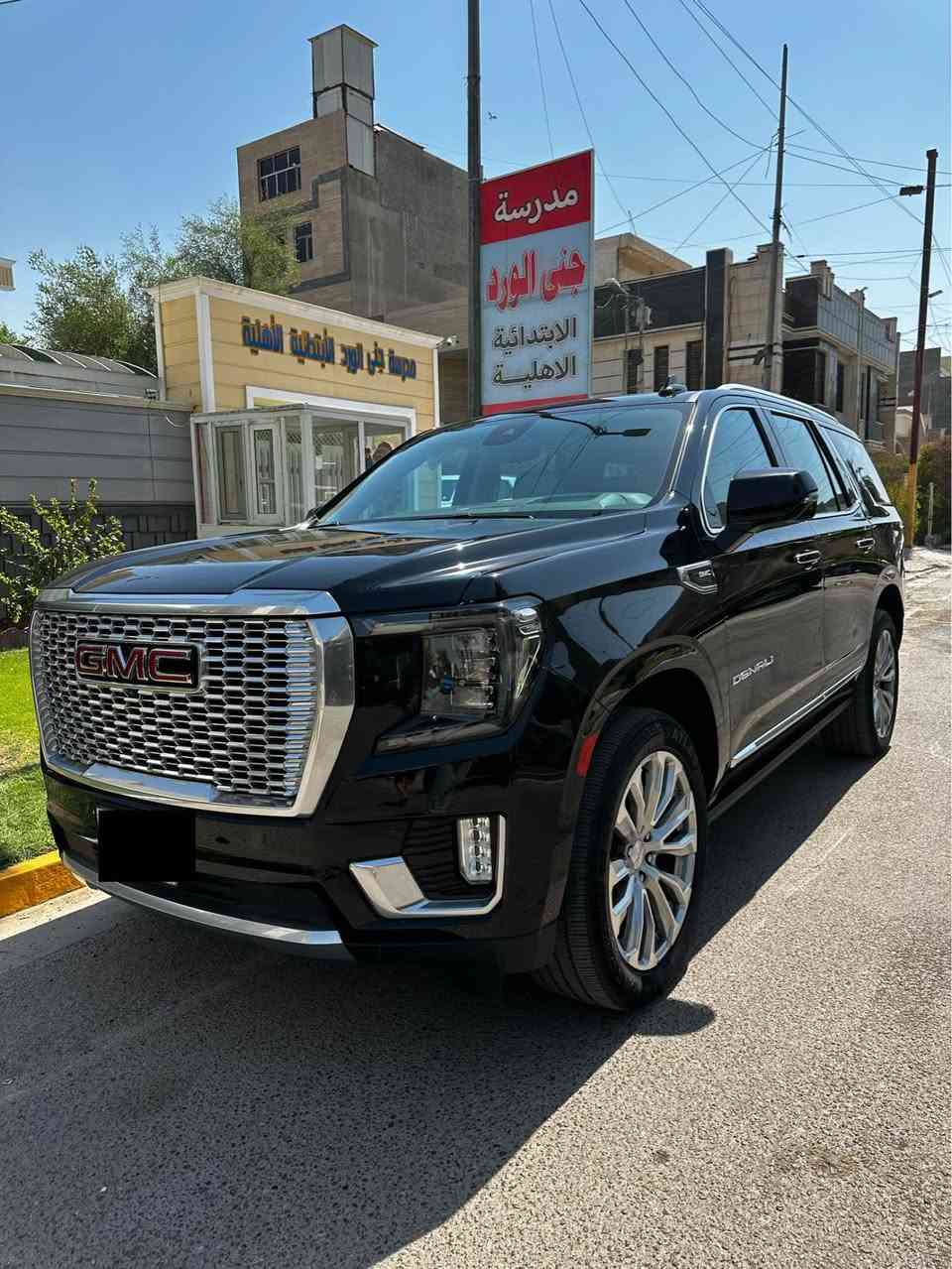 السلام عليكم 
جمسي دينالي 2023
مغلفة ppf وكالة المنصور
ماشية 30 الف كم
العنوان بغداد زيونة
*********** بغداد, العراق
