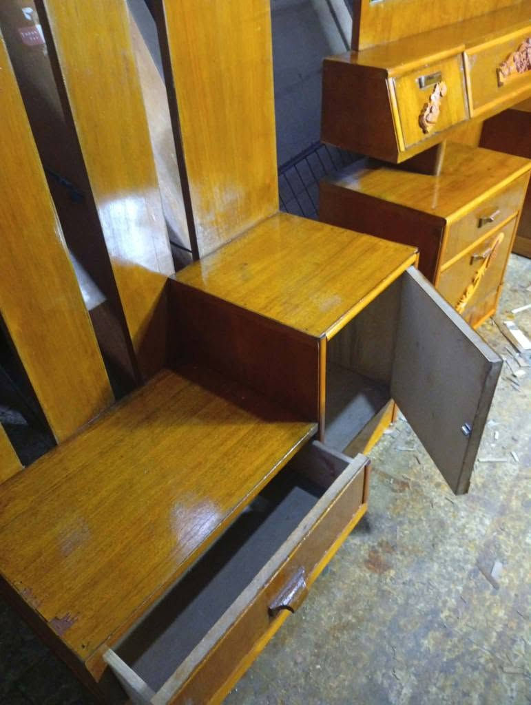 ميز تواليت مع زاوية السعر 50 للاستفسار *********** موصل, نينوى
