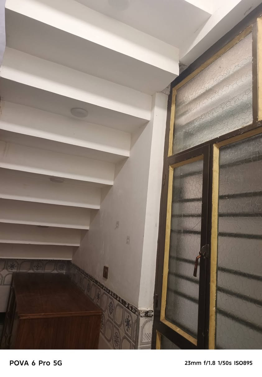 الدار البيع طابو صرف بناء حديث مطلوب قرض سكان مساحه 150 متر وجه 5 ونزال 30 يحتوي على 4 غرف نوم واحد جوه, 3 فوك+ استقبال+ وطبخ+ مساحه درج+ صحيات 3 +ومخزن المنطقة كافة الخدمات  بيهاا مكان منطقة سويب شارع الدايني قرب خالد ابو الخشاب الاستفسار ***********   السعر الكلي 170 وبي مجال  بسيط

نص مكتوب في الصور:
- POVA 6 Pro 5G
- 23mm f/1.8 1/50s ISO755
- POVA 6 Pro 5G 23mm f/1.8 1/50s ISO803
- POVA 6 Pro 5G 23mm f/1.8 1/50s ISO2433
- POVA 6 Pro 5G 23mm f/1.8 1/50s ISO3191
- POVA 6 Pro 5G 23mm f/1.8 1/50s ISO895