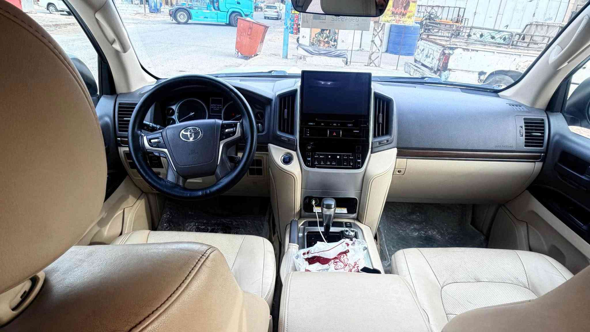 لاندكروزر V8 • ٢٠١٩ • البصرة