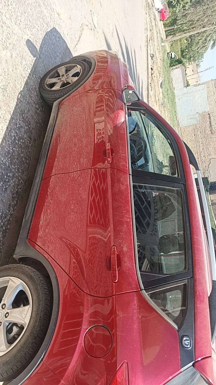 ‏🚗 للبيع – شانجان CS35 موديل 2019
‏🔴 اللون: أحمر
‏📍 موديل: 2019 
‏🛣️ العداد : 110 ألف كم
‏✨ السيارة مهملة 
‏✅ التبريد: ليك بالفريز 
‏📄 السنوية: باسم الشركة (ساقطة )
‏بيها ضربة بباب الصندوك تحتاج الى صبغ 
‏للبيع مستعجل جدا 
‏السعر 12 مليون / 78 ورقة بيها مجال 
للاستفسار المراسله خاص او واتساب ***********
