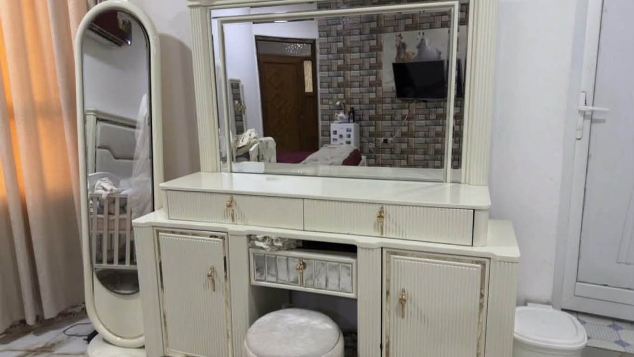 غرفة نوم • ٨ قطع • نضيفه
