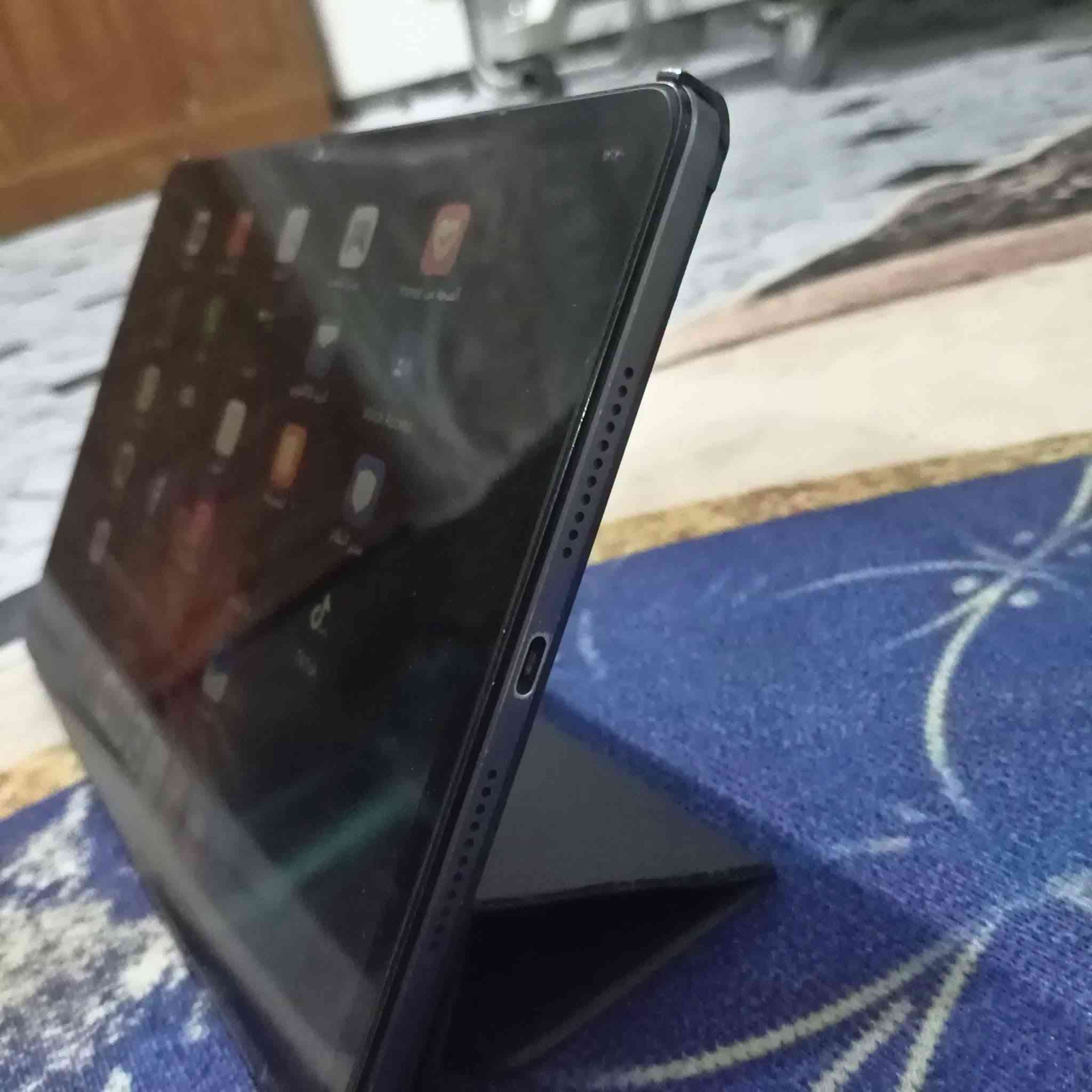 هونر باد اكس 9
🔋 البطارية ⬅️ 7250 ملي امبير 

🔊الصوت⬅️ 6 مكبرات صوت محيطيه

🔳 الشاشة⬅️ 11.5 انش 

⭕ الاداء⬅️ معالج كوالكم ثماني النواة 

➕ الذاكرة والتخزين⬅️ 128 جيجا بايت و ذاكرة عشوائية 4 جيجابايت
⬇️⬇️⬇️⬇️⬇️⬇️⬇️⬇️⬇️⬇️⬇️

💸💸 السعر 💸230  الف دينار فقط بي مجال للشراي 

موجود خاص 
او الاتصال على الرقم 
***********
@إشارة

