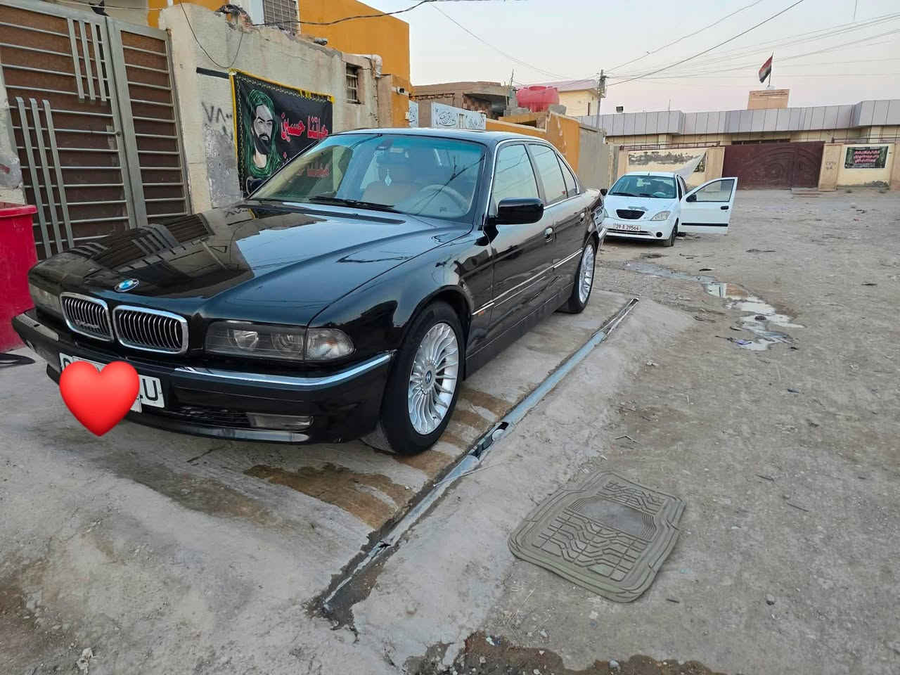 سلام عليكم بي ام خفاش 744 8سلندر للبيع مديل 1997 مكينه وكير وحداديه تبريد كفاله لا ضربه ولا كص ولا خياس شرط تحويل 5وياله البينا رقم بغداد مصبوغه عام بسبب جراد السعر 75وبيه مكان سياره كوت واي استفسار واتساب او  اتصال على رقم ***********مرواس بكيه حمل
