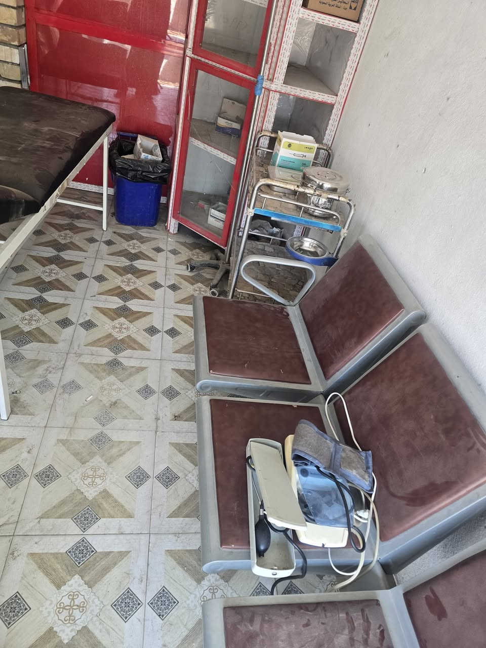 غراض عيادة تمريضيه كامله للبيع اليعجبه شي هذا رقمي ***********
عنوان بغداد وكلش جديدات
