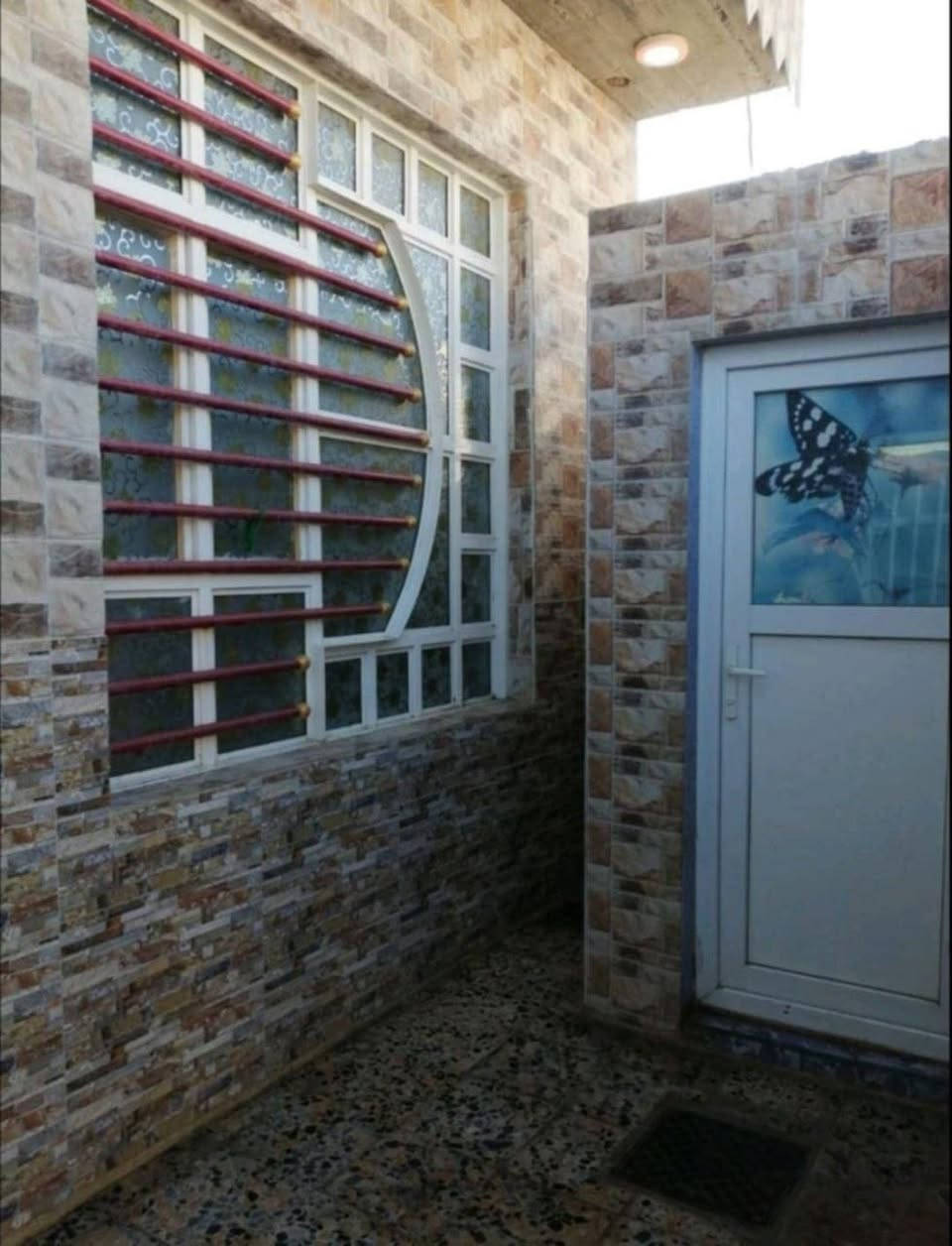 (دار للبيع  🏠 )  حي النداء
طابقين المساحة 100م
ويحتوي على غرفتان في الطابق الثاني مع صحيات
وغرفة وصالة واستقبال في الطابق الأرضي مع صحيات 2
 26مليون قرض اسكان 🏦 القسط الشهري 166 الف 
🧿 السعره الأصلي  + قطع الطلب لصندوق الاسكان 
الموقع  مميز 📍حرف T شارع 15 الفرع الاول  المفتوح على  شارع 60  الترابي  والفرع الثاني المفتوح على  شارع المجمعات مقابل الكفيل الجديد .
للاستفسار *********** واتساب
