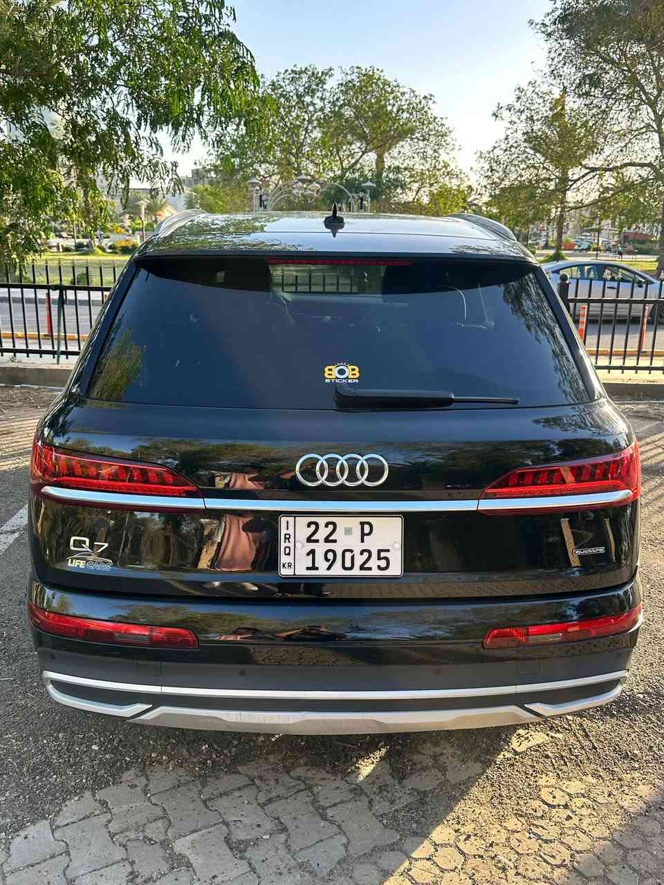 🚗 للبيع
Audi Q7 2022

🌍 المدينة –  بغداد -  حي العامل

•   🛣️  المسافة المقطوعة    -  10الف

🔹 الموديل: 2022

🔹 الممشى: 10آلاف 

🔹 المحرك: 6 سلندر توين تيربو

🔹 نظام الدفع: Quattro دفع رباعي مستمر

🔹 ناقل الحركة: تيبترونيك 8 سرعات ZF

🔹 وارد: أمريكي

✔️ مقاعد جلد فاخرة فول كهرباء

✔️ ذاكرة + تدفئة للمقاعد

✔️ نظام صوتي Bang & Olufsen ثلاثي الأبعاد

✔️ تحكم مناخي رباعي المناطق

✔️ إضاءة داخلية محيطية Ambient Lighting

✔️ سقف بانوراما بالكامل

✔️ كاميرات 360 درجة

✔️ حساسات أمامية وخلفية

✔️ نظام المساعدة على الوقوف

✔️ رادار تنبيه الاصطدام

✔️ نظام المحافظة على المسار

✔️ نظام ملاحة متطور

✔️ Apple CarPlay و Android Auto لاسلكي

✔️ مصابيح Matrix LED

✔️ إشارات انعطاف ديناميكية

✔️ بصمة تشغيل وفتح الأبواب

✔️ رينكات قياس 20

🛠️ الملاحظة:

🔸 الضرر قطعة واحدة فقط

(باب خلف السايق) معا تعديل باب سايق من امريكيه سياره قطعه وحده صبغ فقط تحياتي للجميع 

 الاستفسار *********** 

#للبيع #سيارات_للبيع #سيارات #بغداد_سيل
