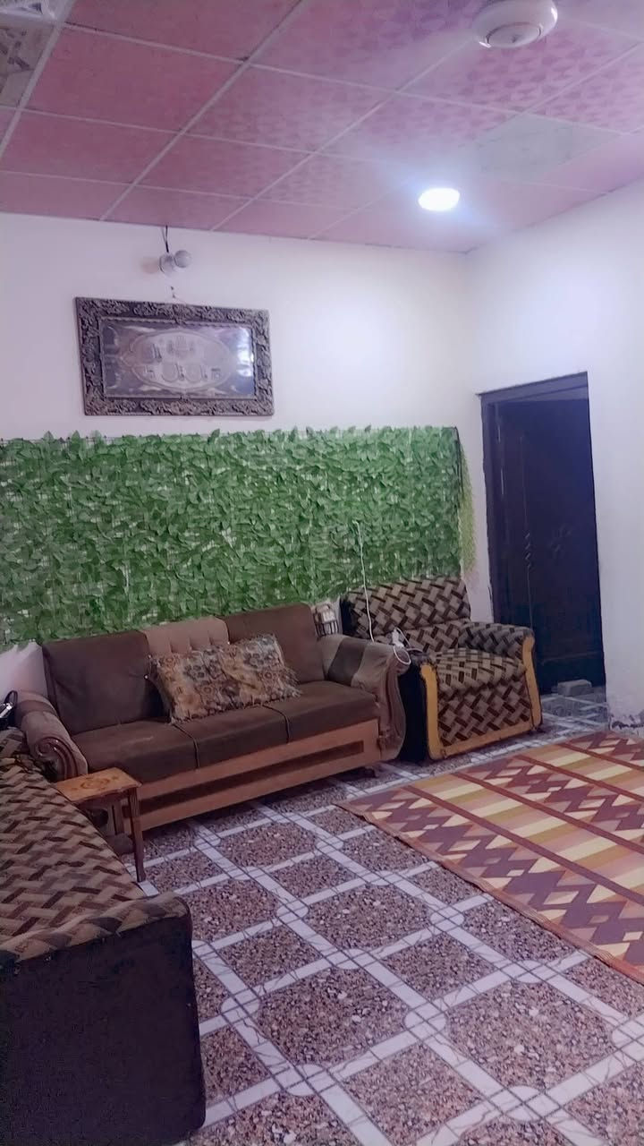 بيت للبيع – التأميم / شارع جبور
المساحة: 125 متر مربع

تفاصيل العقار:
• استقبال
• غرفتان
• صالة
• مطبخ
• منور وملحقاته
• يحتوي على محل
• كهرباء خطين (جهتين)

للاستفسار والتواصل:
***********
