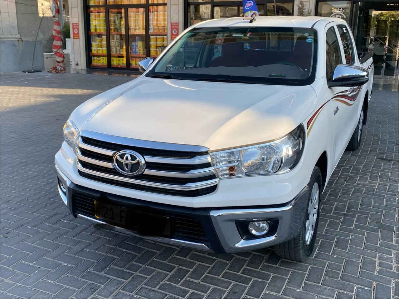 بێ  بۆیاخ و بێ سارد کەمێک شوخت و وردە پچوکی پێوەیە لە ڕەسم فیدیۆکان ئاماژەم پێداوە بەشەرتی فەحسی ساردو بۆیاخ مەکینە هەر بۆ زانیاری مەکینەی نەکراوەتەوە 78 هەزار کیلۆمەتری حەقیقی ڕۆشتوە سەیارەکە زۆر پاک و جوان ماوەتەوە ماڵی دۆستە خاوەنەکەی شەرمەزار شەرمەزار ناکت
ئیتر سوپاس بۆ ئەو کەسی ئیکڕێت.
ژ.م.*********** السليمانية, العراق
