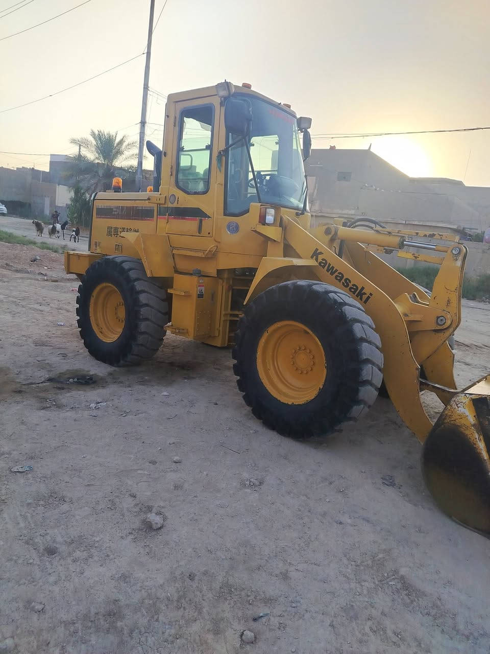 للبيع كاوسكي حجم 50 دخول جديد بعده مامرقم موديل 18 مكينه ازوزه 6 سلندر تخم تاير جاهزه للعمل واي استفسار رقمي ***********
