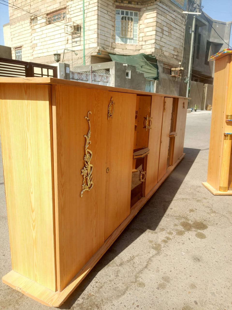 سلام عليكم معرض للبيع كامل 40وبي مجال المكان كربلاء حيل غدير الرقم ***********
