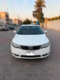 للبيع كيا سيراتو 2009 خليجي سلايت فتحة داخل لونين ماشية 103 سيارة نضيف...