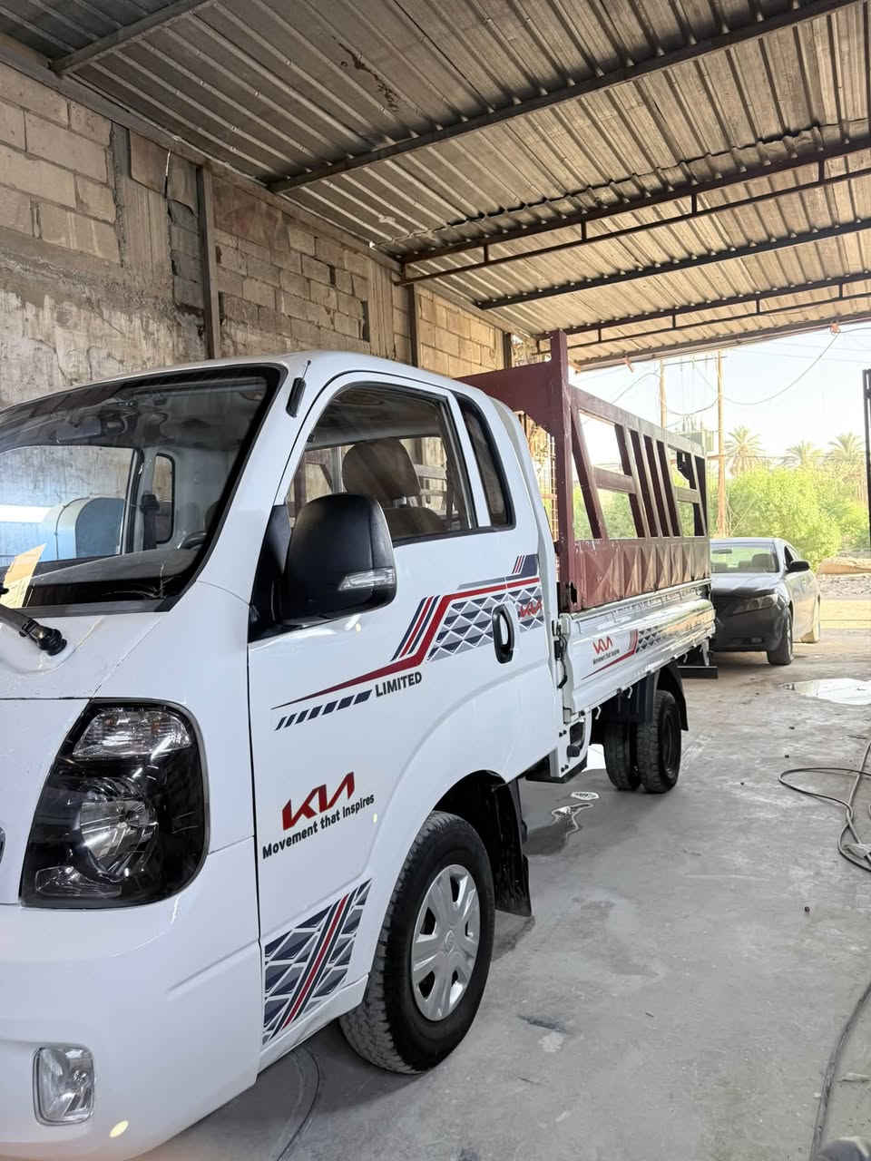 السلام عليكم كيا ٢٧٠٠ للبيع موديل ٢٠١٨ رقم واسط مكفوله عدا صبغ بهلال باب الراكب سعرها ١٠٧ مكان السيارة بغداد المحمودية ناحية الرشيد 
 رقم الهاتف *********** و ***********
