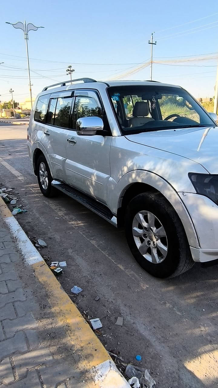 باجيرو ٢٠١٠ • محرك ٣٥٠٠ • رقم بغداد
