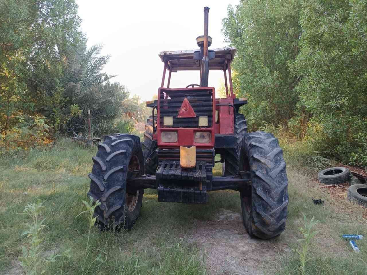 ساحبة فيات 115 محرك140 سوبر الساحبة نظيفة وغراضها كاملة وراها اكسل گير مكينه نظيفة واسط مسجلة بأسمي وسنوية مجددة لل 29 السعر تواصل وياي ***********
