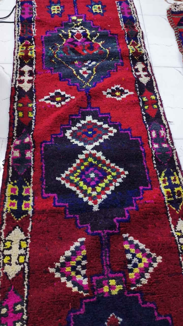 السلام عليكم سجاجيد نظيفه للبيع وغزل للاستفسار أكثر الاتصال على رقم ***********
