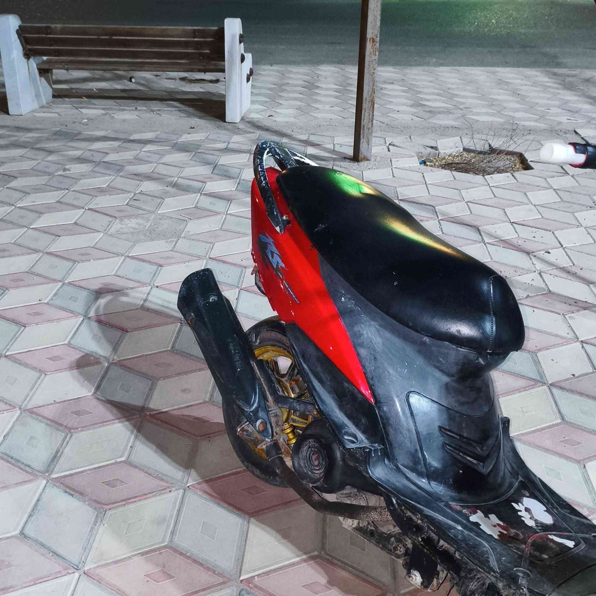 دراجه ماكس عدلة
وياله رياضي
دبلات رياضي
مكينه 49
گزوز رياضي FM
الدراجه جاهزة
بس الباتري گاعد
دراجه نگرة
لايت امامي 5 الوان
لايت خلفي لون ازرگ
السلف شغال كهربائيات شغالة
بس الباتري گاعد
مكاني بصرة ابي الخصيب
***********
سعر الدراجه 650 وبيها مجال

