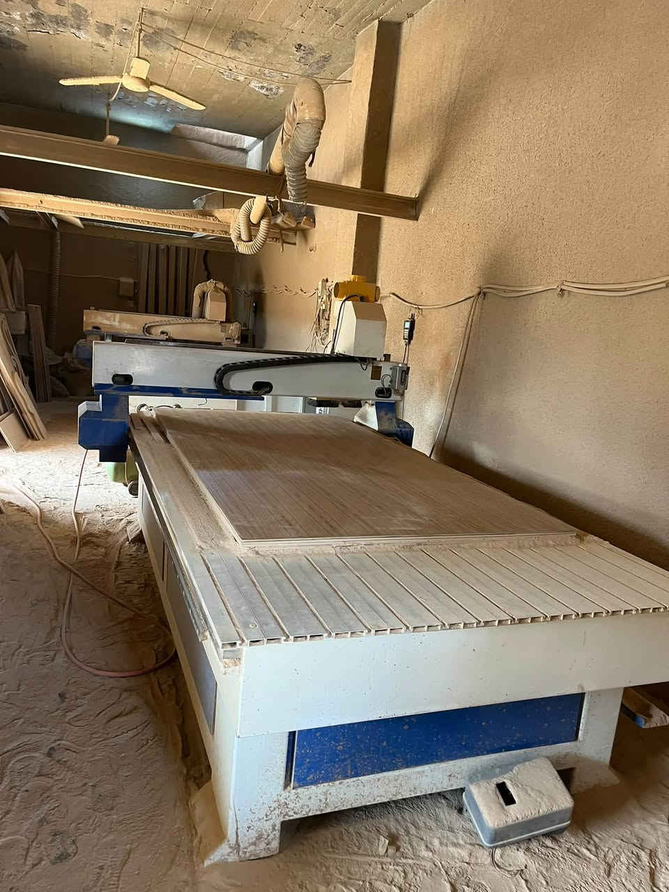 مكينة Cnc للبيع في صناعية حمدان / البصرة قياس 122X244 سبندل 6.4 سيرفو تبريد هواء للراغبين الاتصال على ***********
