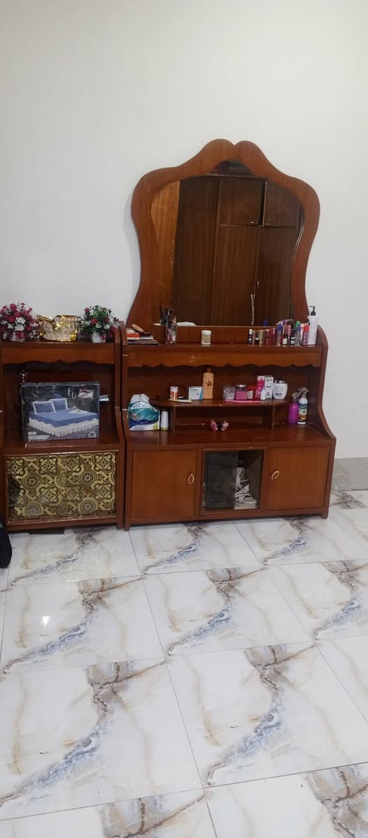 جربايه وميز وزاويه وكومديات احطاطه درجه اولى الي يريدهن بسعر مناسب الاتصال على الرقم ***********
