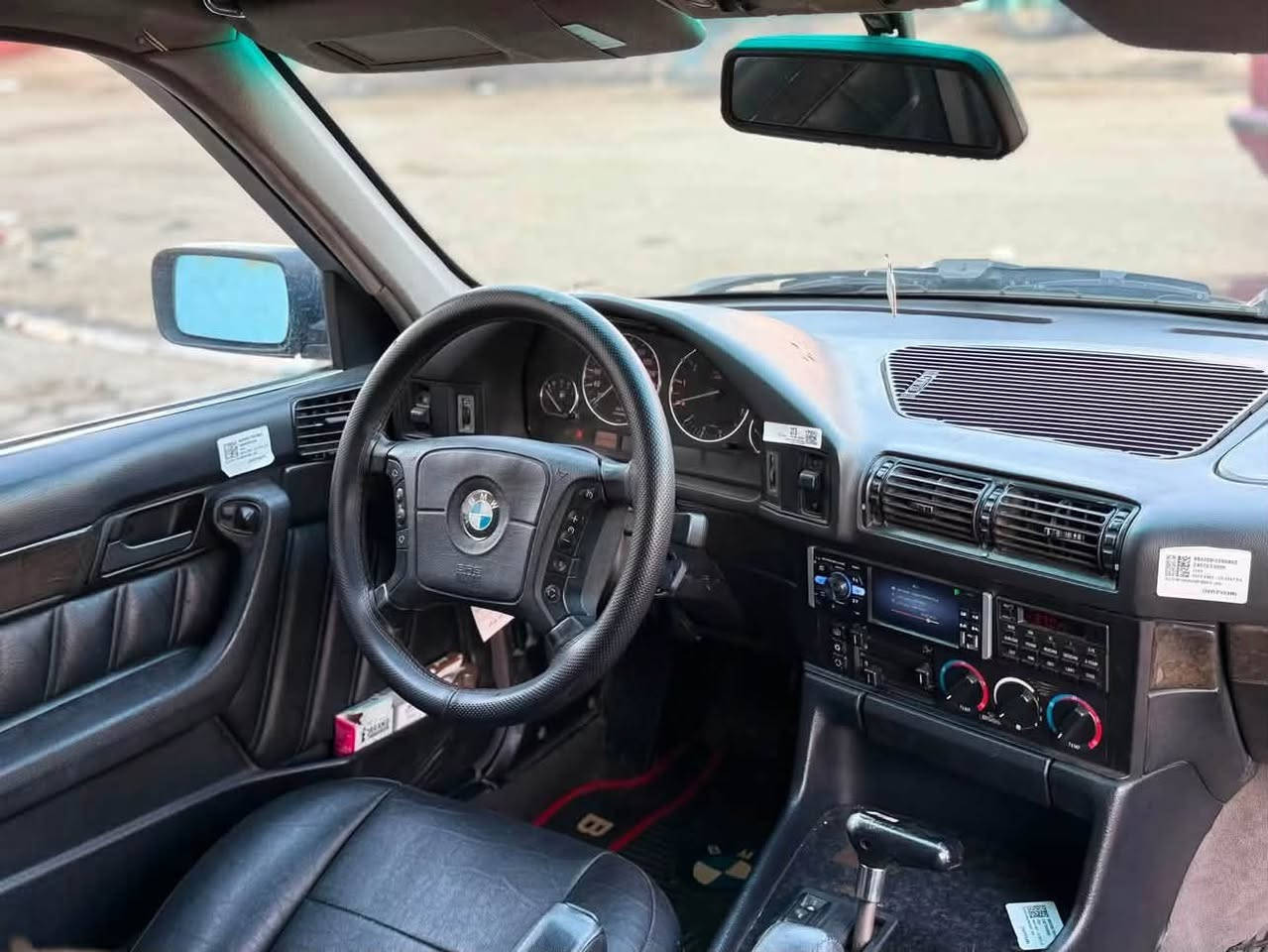 سلام عليكم

BMW525 مسكر فول مواصفات 

(بيع فقط)

موديل 95 اصل

سياره حيل حلوه احلى من الصور 

كير ومحرك شرط 

تبريد قطعتين ثلج 

طخم تاير نضيف 

صدر امامي خلفي فوك النص عمر 

وايرمنيه كلها شغاله 

ضفاير نضيفه ما مجطله 

لايت زينون

مصبوغه جماليه فقط

باقي التفاصل موضحه بل صور 

مكان السياره موصل 
سعر 65
اخي اذا ما تعجبك اعبر المنشور كلمن بل يصرفله 

0***********

نص مكتوب في الصور:
- @.y_.m