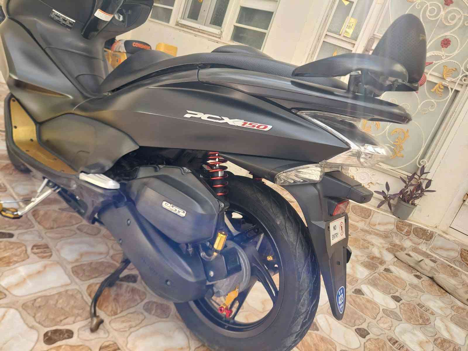السلام عليكم اخوان دراجة Pcx جديدة كلش وماشية ١١٠٠٠ فقط ولون مميز ومزودة فول تزويد الدراجة كلش حلوة الاتصال على الرقم *********** العنوان ديالى بعقوبة
