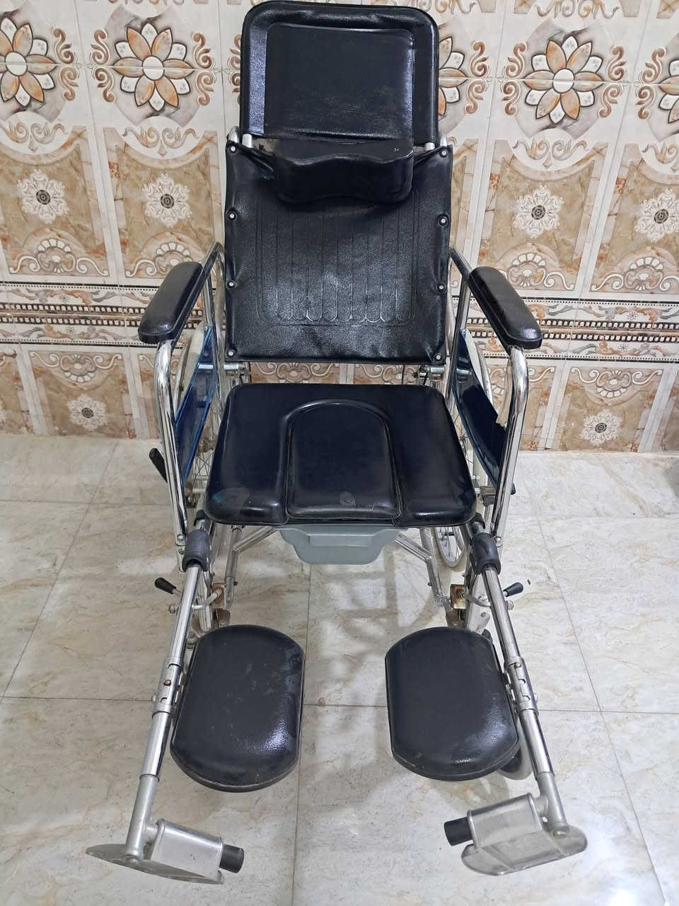 عربانة • استعمال قليل • فيه مجال