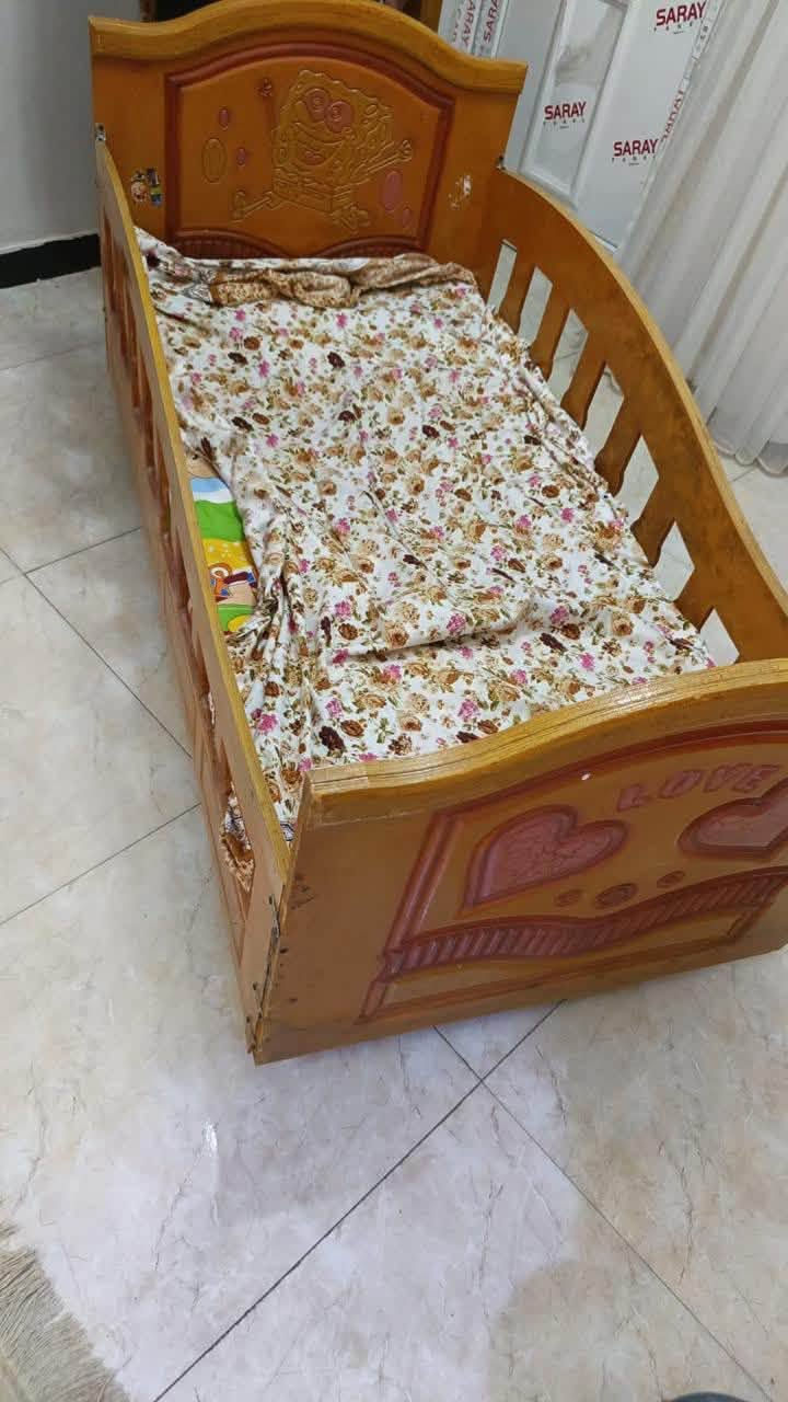 جرابي أطفال عدد ٢
خشب عراقي قوي ثخين 
نضافه ٨٠٪؜ 
السعر جدا مناسب للاستفسار مراسله خاص
***********
