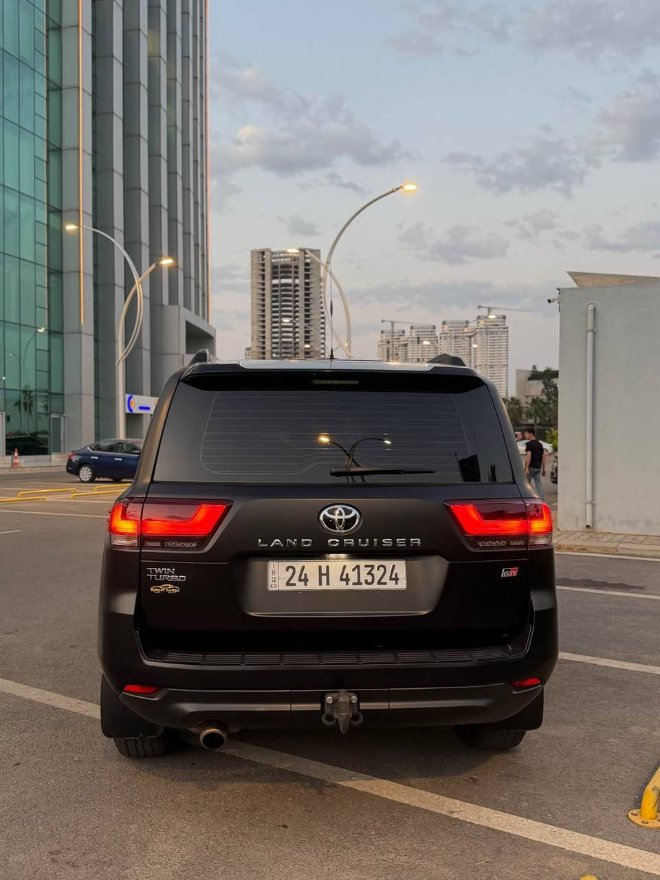 Land cruiser gx-gr
2024
40.000km
داخل احمر
ثلاجه 
تبريد مركزي
بعد موصفات اخرى
——————————————————————————
داخلى سوور
سه لاجه 
ته بريد مه ركه زى

سيارة محول gr كامل من بره
و مسويppf كامل 
سياره كلين ب شرط فحص
سعر: 59300$
رقم تلفون: ***********واتساب أربيل, العراق
