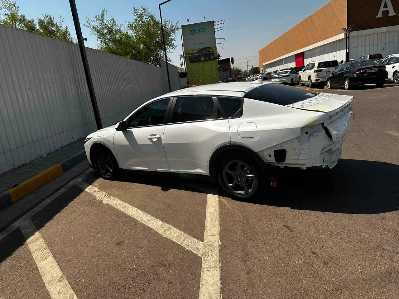 سلام عليكم كي فور لون ابيض وارد امريكي مكينه الفين        سياره

عله حادثه ما ملعوب بيه سياره بدون رقم منه فيس بسمي 

مواصفات  

1_بصمة 

2_تشغيل عن بعد 

3_ بصمة ابواب 

4_ بصمة جنطه 

5_شاشه متصل حجم كبير 

6_فول قيادة ذاتيه مع تحديد مسار 

7_فول تحكم ستيرن 
8-ويل كب

9_منافذ شحن خلفية 

10_سايد بريك كهربائي 

11_مانع انزلاق 

12_نقط عمياء 

13 _ تحكم وضعيات قياده

14_رادار امامي وخلفي وجانبي 

15_فول حساسات توقف ذاتي 

مكاني بغداد حي العامل 

***********
