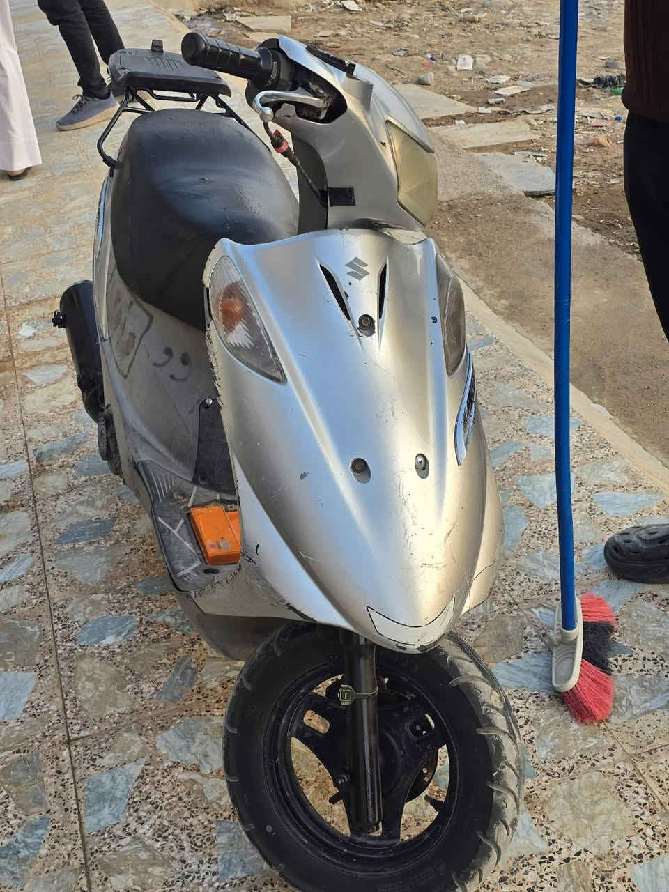 السلام عليكم 
ادرس قديم ياباني نوزل 
مفتوحه مره وحده    وذا اكو مراوس بحديث واطي فرق ❤️‍🩹 
عوزها نقوصات بسيطه 
سعرها 375وبيهه مجال بسيط***********
