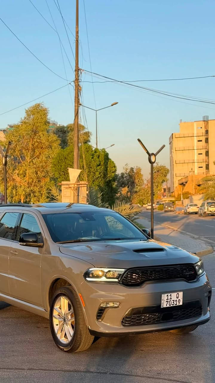 سلام عليكم
دوج دورنكو 2023 
GT plus 
فول للاخير خنك 
حادث بنيد وصور سونار مرفقة بالمنشور 
رقم بغداد بأسمي 
…..
لون سمنتي مميز
V6 فور ويل 
كير ومحرك كفالة 
مواصفاتها :
كشنات جلد تحكم كهرباء 
تدفئة كشنات امامي خلفي 
تبريد مقاعد امامي 
تدفئة ستيرن 
رادار امامي + جانبي 
هيتر مري 
تحديد مسار وخروج عن المسار 
سلايد طكتين 
كامرة دوارة 
شاشة كبيرة 
سستم صوت 
كشنات حضن 
صندوك كهرباء 
دخول ذكي 
تشغيل عن بعد 
حساسات جانبية وخلفي
شفتات ستيرن 
وباقي مواصفات رادلها جريدة يلا تخلص 
… 
السيارة عليها ادامة كاملة للاخير مصروف 3000$ 
من صدر امامي خلفي جديد اصلي 
تخم تاير انتاج 26
بلكات نوزلات عبوة فيول بم ومساعد 
فلاتر ودهون يم الحسام 
عليها بوليش سنة ضمان 
السيارة متعوب عليها كلش هواي وستعمال شخصي للدوام ولبيت فقط 
____________
مكاني بغداد الدورة شارع ابو طيارة 
السعر ( 258$) وبيها مجال 
الهاتف :***********
