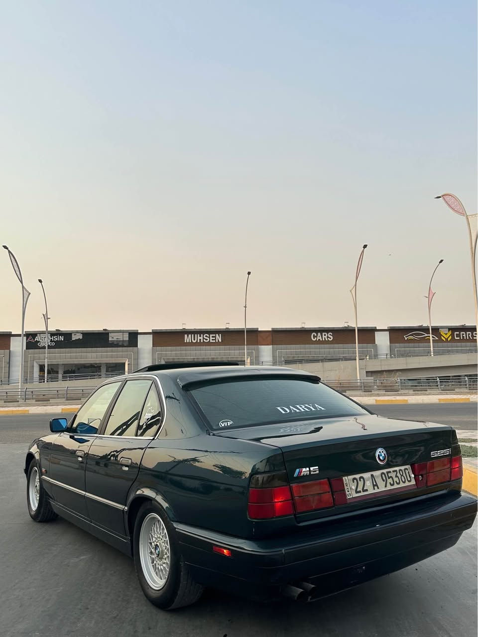 سلام عليكم 
اللبيع بي ام 
موديل 1993 
سنوية ￼2032 جديد هزه2027 جديد رقم جديد أربيل
￼ محرك ￼525iA لا تصرف لا بخار ￼
‏بيلادي أوتوماتيك 
بدون ضربه‏￼
‏فول مواصفات
بيجم عريض ￼
‏ كشن تدفئة ￼￼جلد سياحي بلادي ￼
‏استيرن￼ ايرباك ￼
‏دوخل￼ صاج
‏باردة كهرباء ￼
‏باردة بلادي￼
سلايد يشتغل ￼
أربع جام كهرباء ￼
‏كهربائي من دمية للدعم كله يشتغل 
￼تبريد ثلج تدفئة يشتغل 
￼ صدر امامي خلفي جديد تيارات جديد 
￼ سيارة جاهز من كل النواحي ￼
‏سعر ￼73 بيها مجال للطيبين استفسار على رقم ￼*********** مكان كركوك كركوك, العراق
