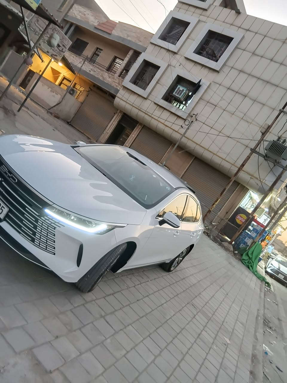 BYDديستروير ماشي ١٠ الاف الكلي سياره  شبه زيرو بيه طخه موضحه بلصور  مرجعيه بارد علكد شبر بجاملغ الخلفي وجامه بك لايت مكسوره  السعر ١٨ و٨٠٠  مكاني البلديات  ***********
