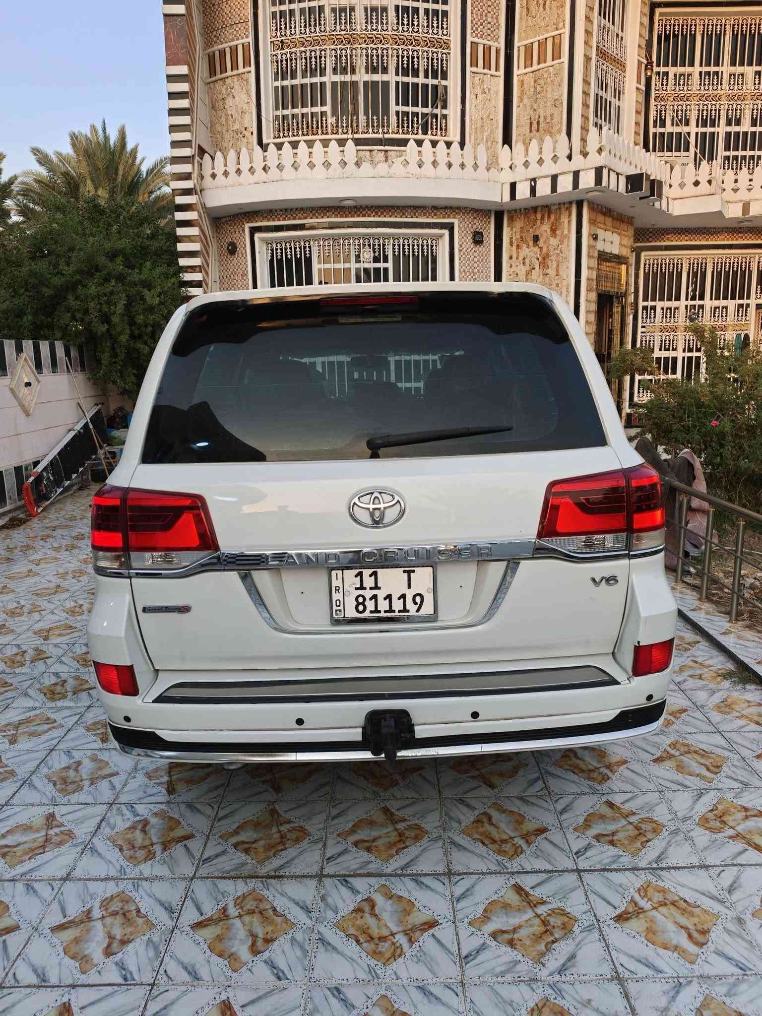 لاندكروزر موديل 2008 محدثه 2021 داخل او خارج فول موصفات  سياره جديده وجاهزه من كل شيء 
حادث جاملغ خلفي او مصبوغه عام صبغ او تحديث درجه اوله رقم بغداد تحويل مكينه كير حداديه تخم تاير تبريد كله جاهز السعر228هاتف***********
