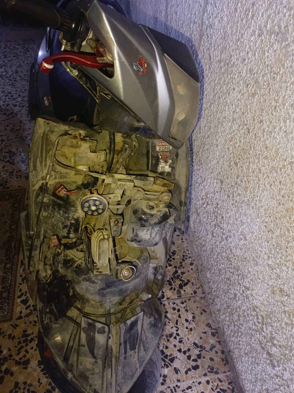 سلام عليكم عندي هاي دراجه للبيع بسعر مناسب دراجه شغاله بس بيه شغلات بصيطه لازم تصلح مستعجل ع بيعتهه
الشراي يتصل ع هذا الرقم ***********
